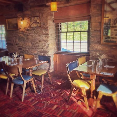 The Britannia Inn & Waves Restaurant St Austell Bagian luar foto
