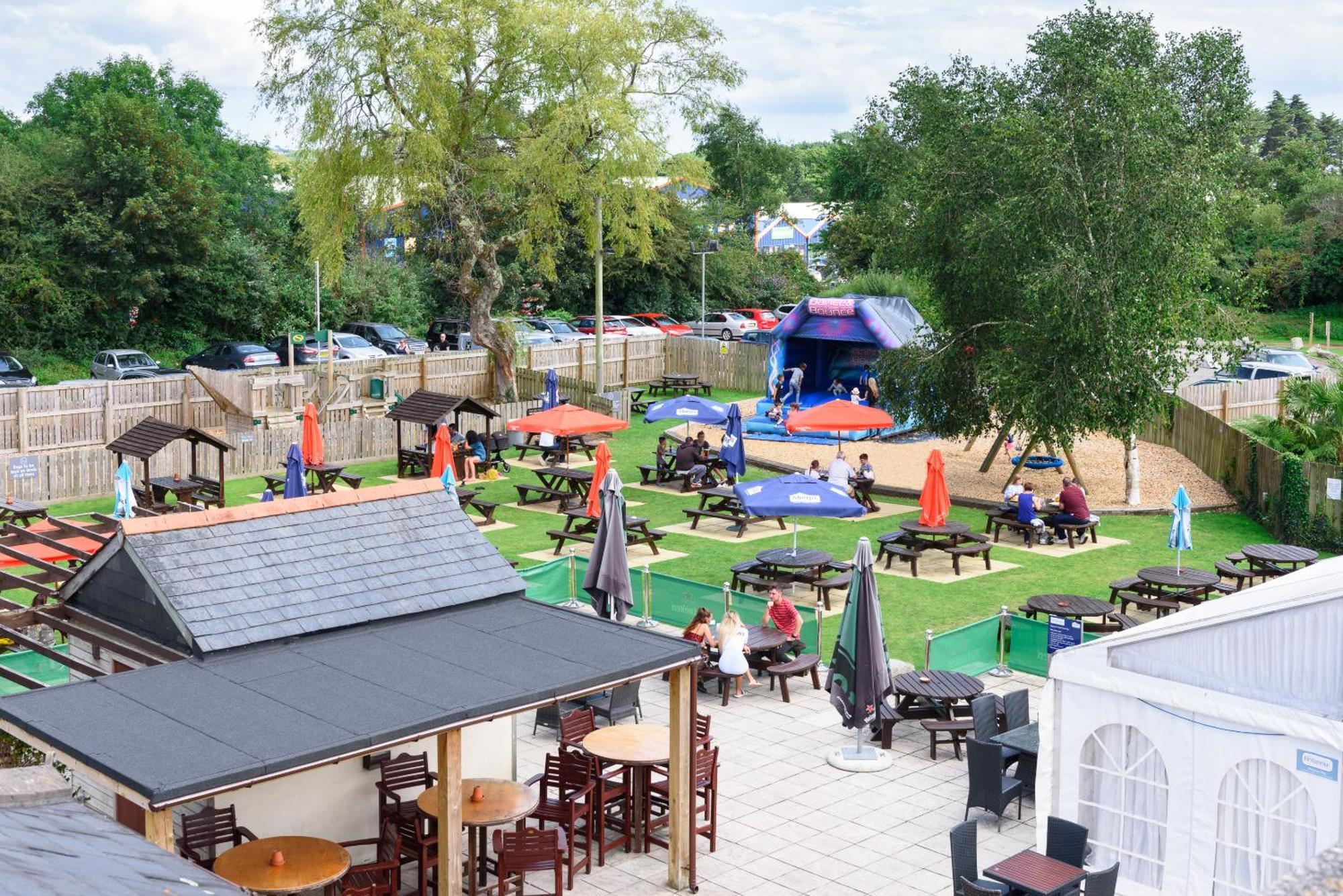 The Britannia Inn & Waves Restaurant St Austell Bagian luar foto