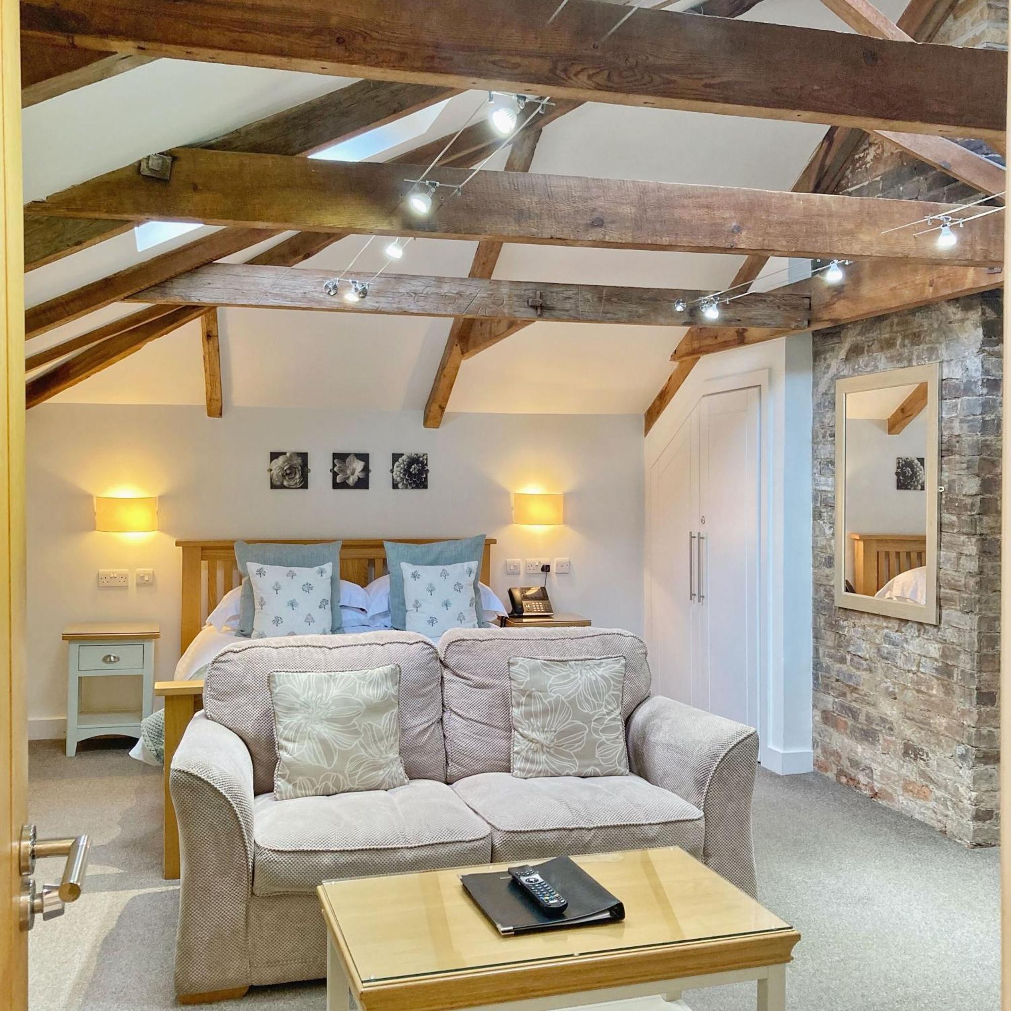 The Britannia Inn & Waves Restaurant St Austell Bagian luar foto