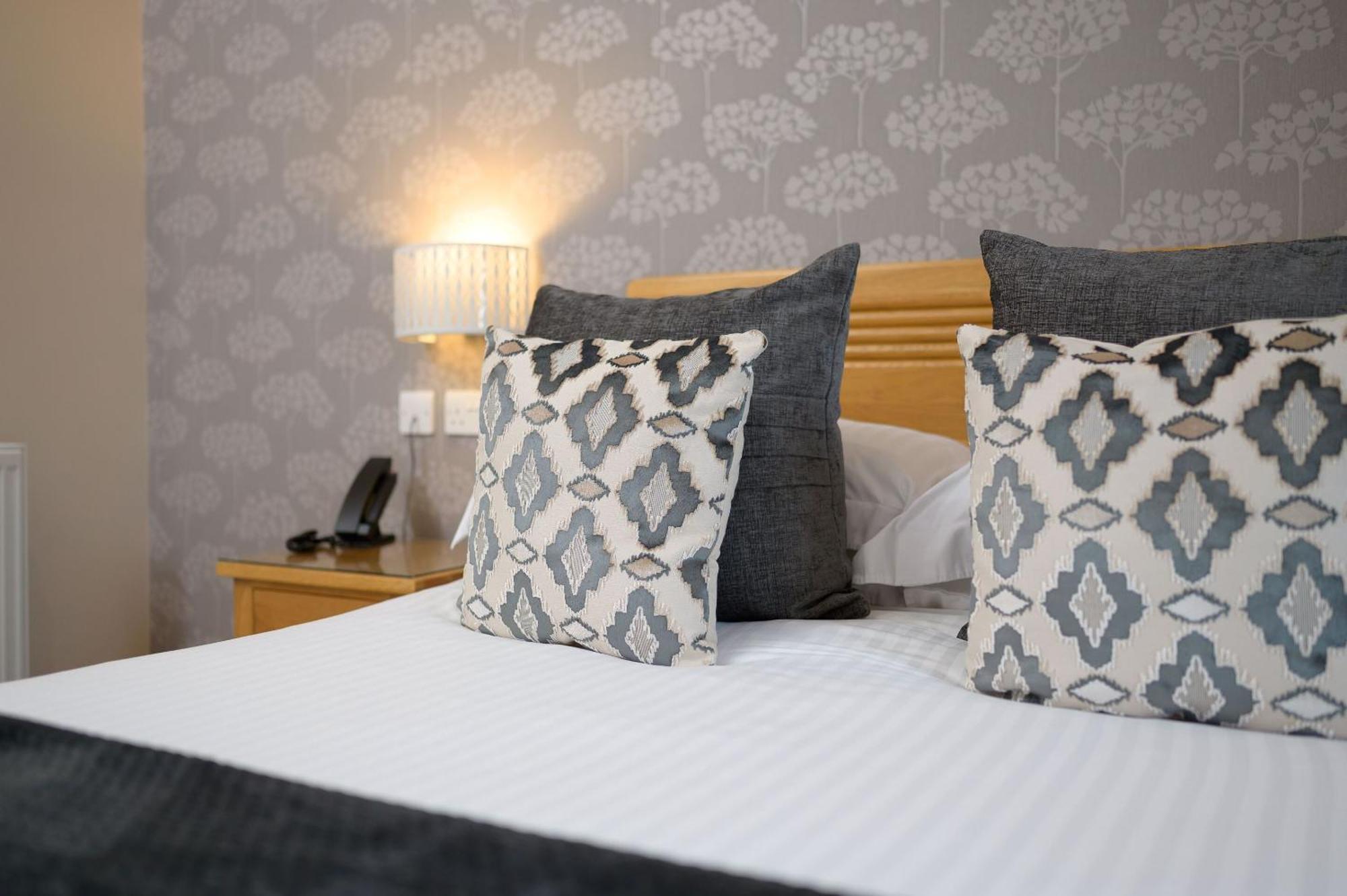 The Britannia Inn & Waves Restaurant St Austell Ruang foto