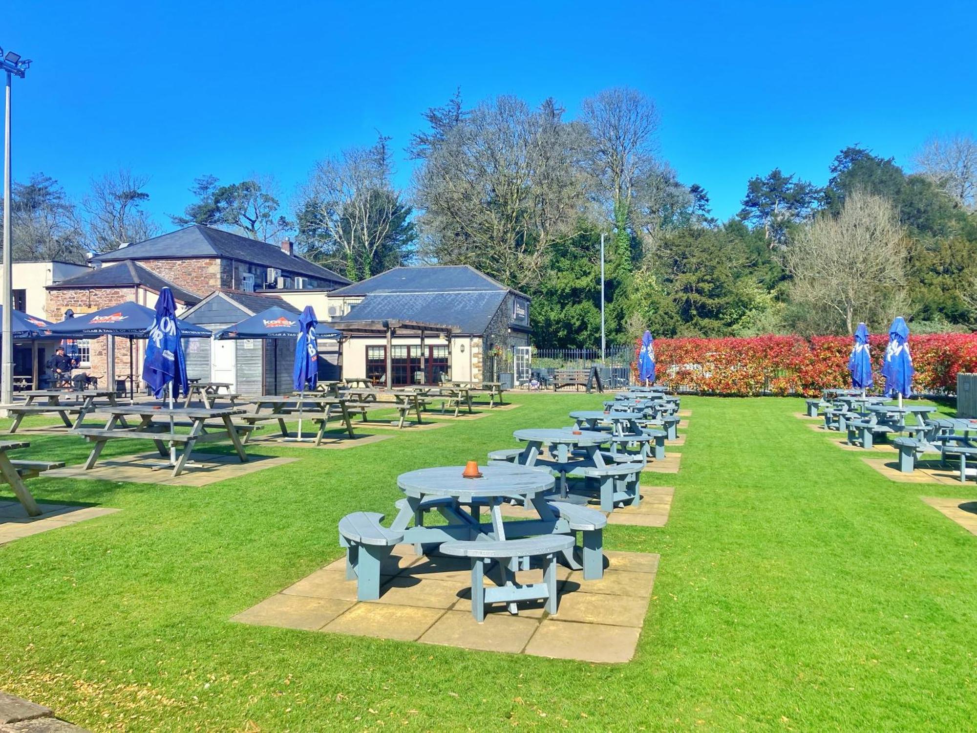 The Britannia Inn & Waves Restaurant St Austell Bagian luar foto